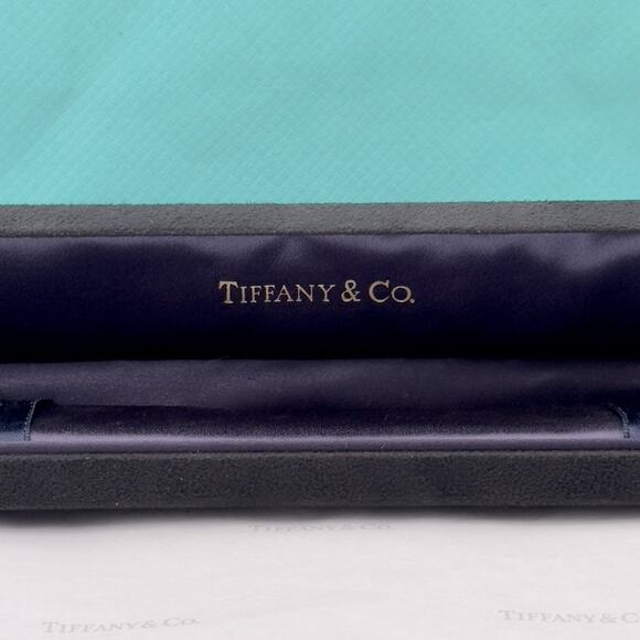 New Tiffany & Co. Black Suede Bracelet Jewelry Box Presentation Keepsake Box - Picture 3 of 8